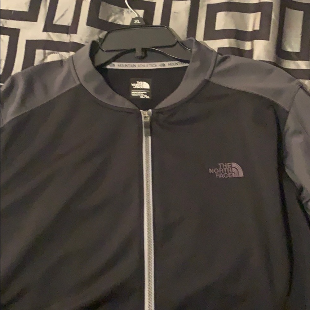 AN XL North face jacket grey and black